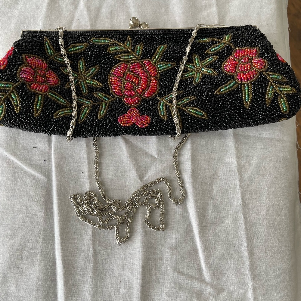 Beaded clutch purse
